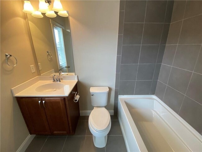 Building Photo - 2418 Gatebury Cir