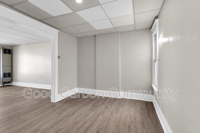 Building Photo - 1247 Hertel Ave
