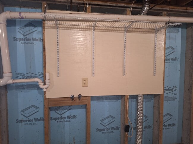 Building Photo - 145 Honeymoon St