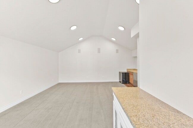 Building Photo - Luxury & Location: Spacious Home Minutes f...