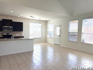 Building Photo - 720 Smooth Wine