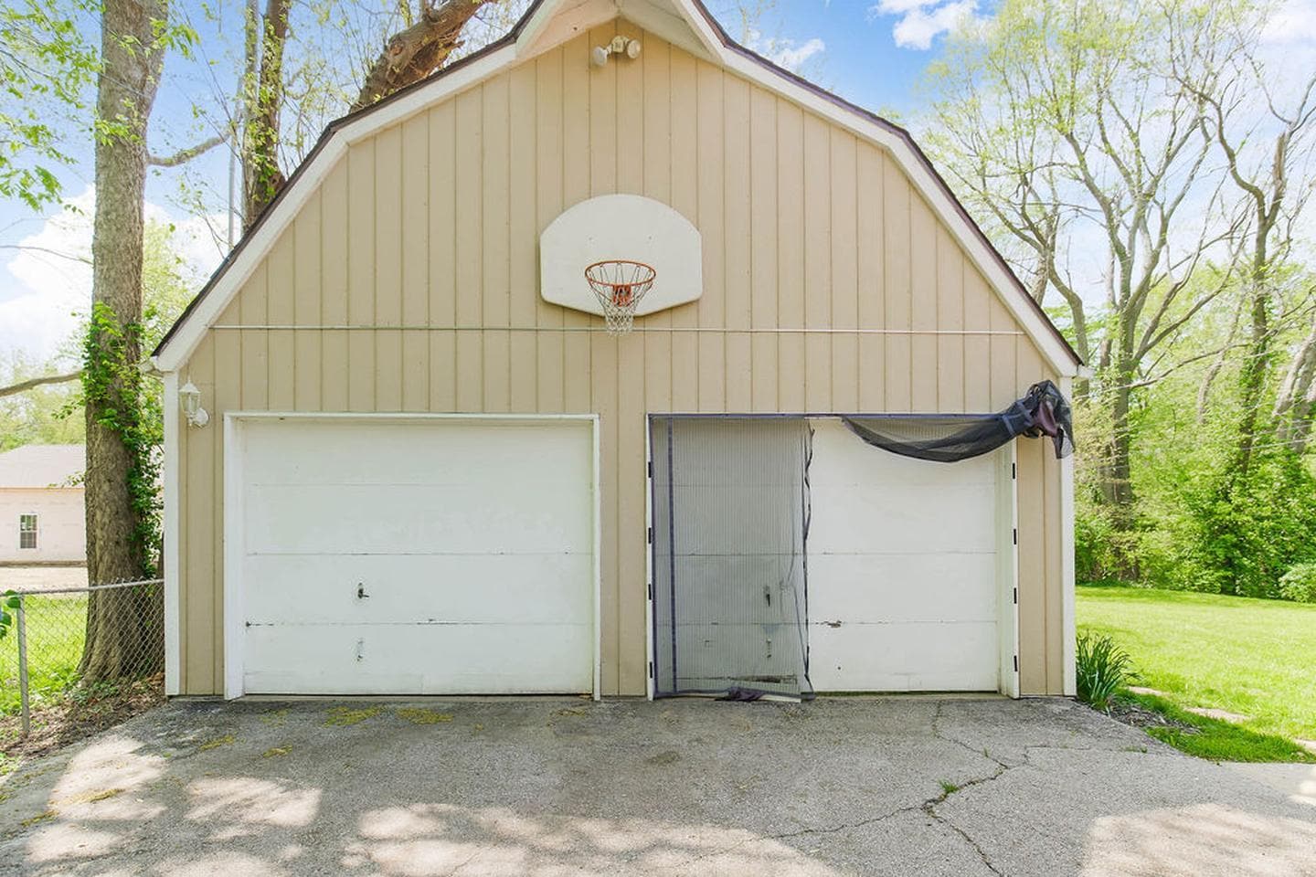 Building Photo - Spacious Independence home near Glendale Park | Updated kitchen & hardwood floors