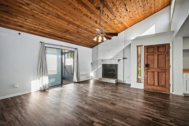 Building Photo - 569 Arcadia Dr