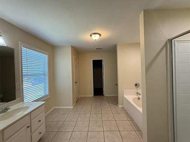 Building Photo - 8813 Stirrup Way