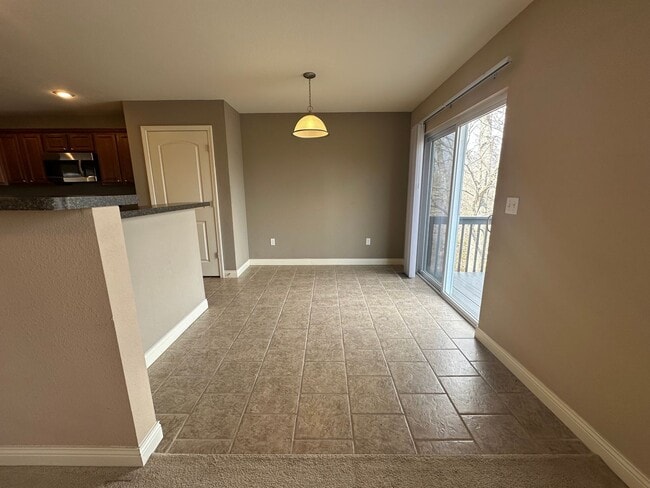 Building Photo - Beautiful 3 bedroom 3 bathroom!!