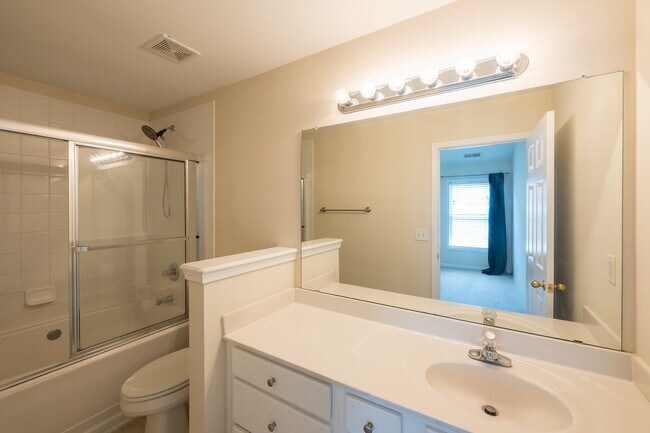 Building Photo - "Charming 2-Bed Oasis with Elegant Hardwoo...