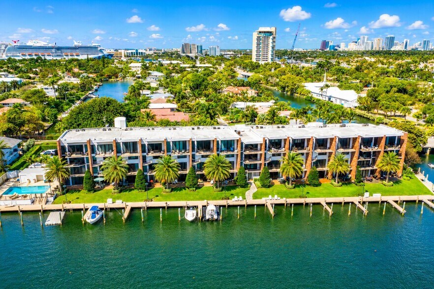 Building Photo - 1800 S Ocean Dr