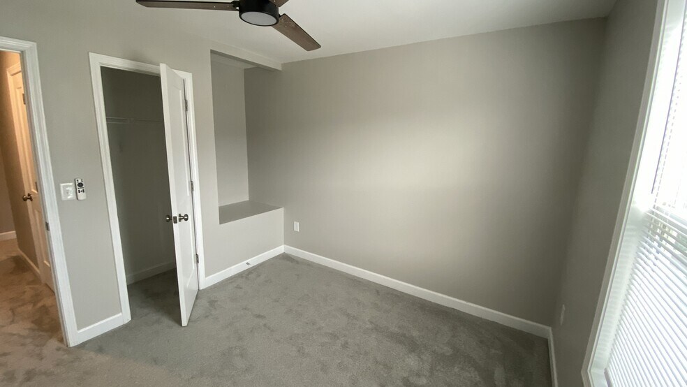 Building Photo - 155 Lincoln Place Cir