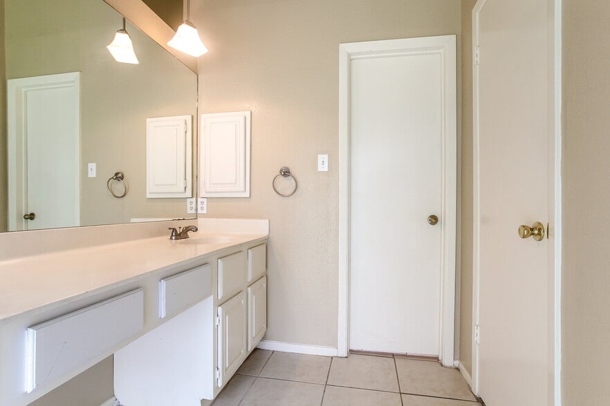 Building Photo - 5327 Enchanted Timbers Dr