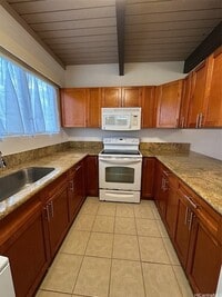 Building Photo - 4894 Kilauea Ave