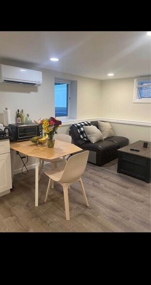 Living/Dining - 33 Bridge St