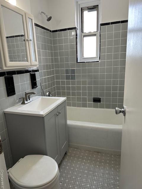 Building Photo - 90-10-90-34 34th Ave