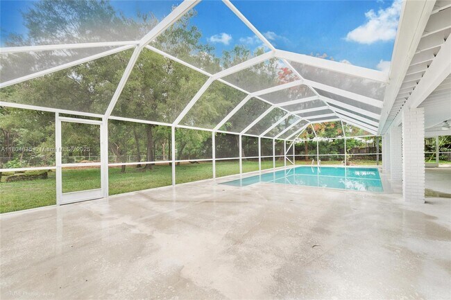 Building Photo - 15600 SW 79th Ave