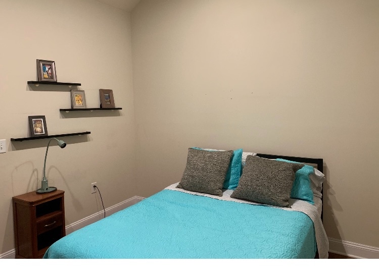 Building Photo - 216 9th St SE