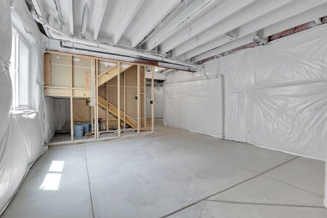 Building Photo - $3,425.00, 4 Beds, 2.5 Baths, Single Famil...