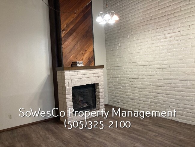 Building Photo - 3 Bedroom 2 Bath Home in Central Farmingto...