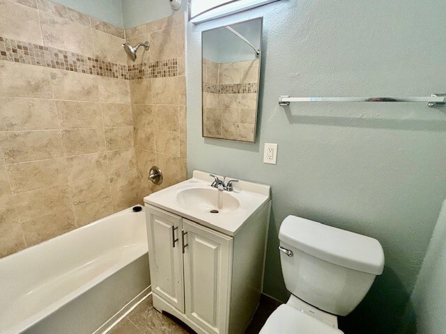 Building Photo - 17381 Jacquelyn Ln