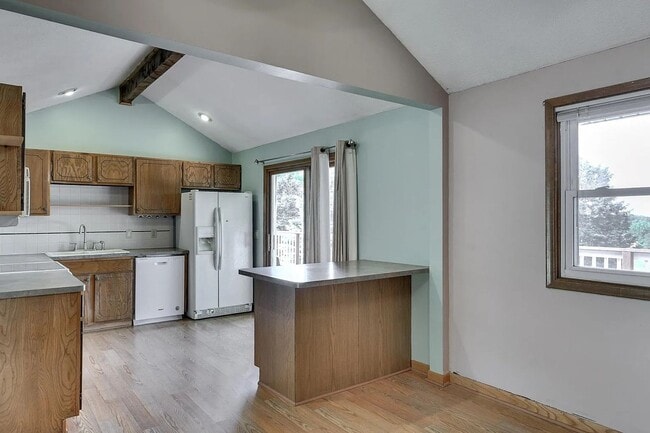 Building Photo - Beautiful Home for Rent in Omaha