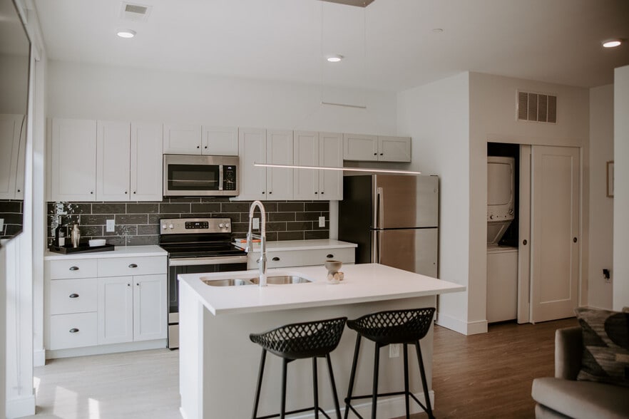 Primary Photo - Industry Columbus Apartments