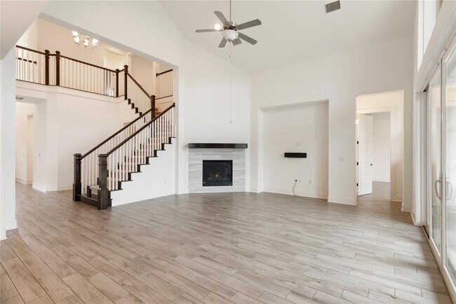 Building Photo - 12905 Padua Dr