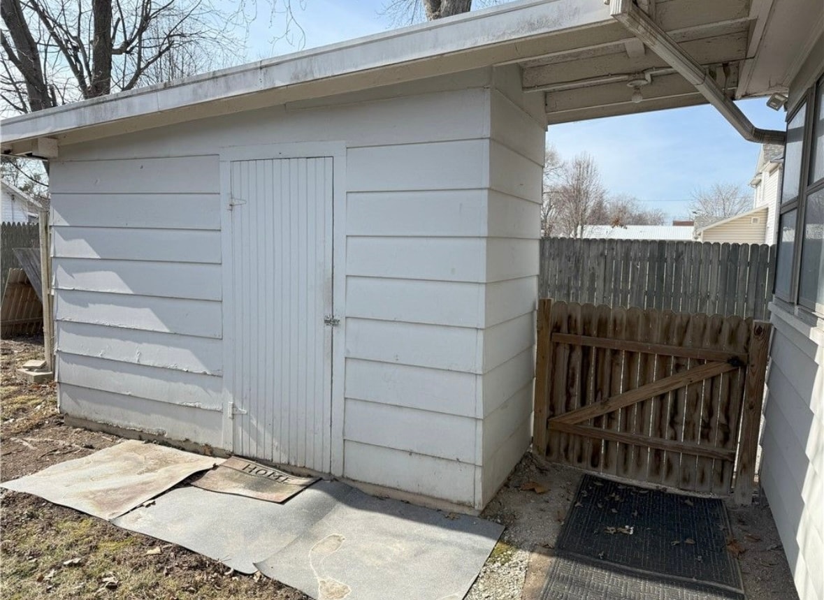 Building Photo - 607 W Saint Anthony Ave