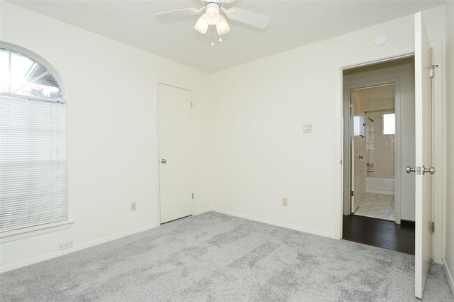 Building Photo - 1418 Crawley Ct