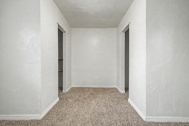 Building Photo - "Charming 3-Bedroom Duplex Retreat on Chester Street, Aurora – Cozy 1206 Sq Ft Home Awaiting Your...