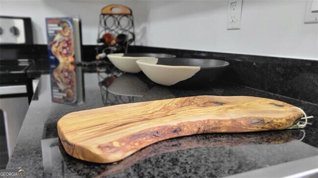 Building Photo - 389 Rosser Rd