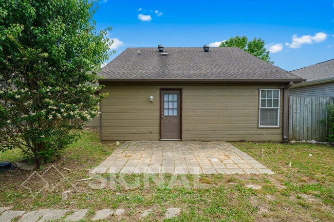 Building Photo - 140 Bonnieville Dr