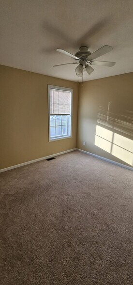 Building Photo - 5113 Minuteman Ln