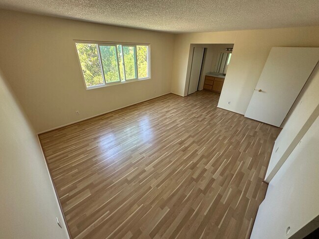 Building Photo - 4 Bedroom 2 Bath Home in Orcutt