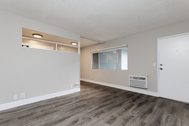 Building Photo - Adelaide Park Apartments