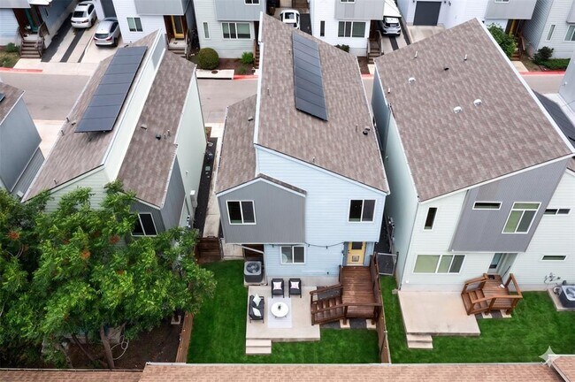 Building Photo - 801 N Bluff Dr