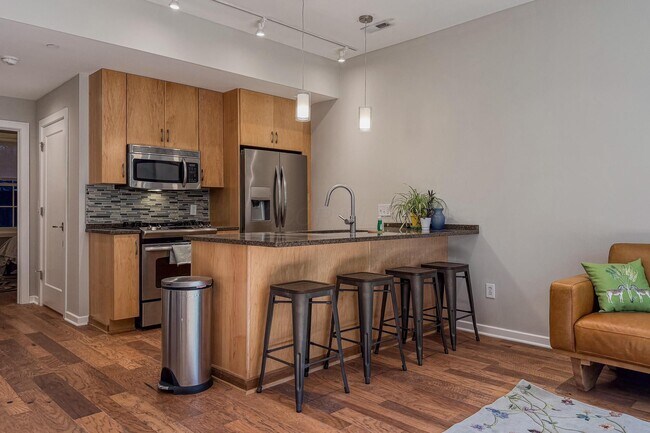 Building Photo - 190 E Gay St