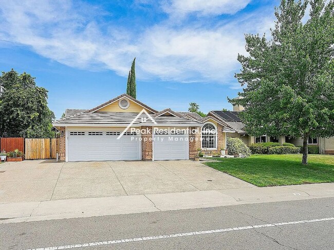 Primary Photo - Updated 4bd/2ba Folsom Home with 3 Car Gar...