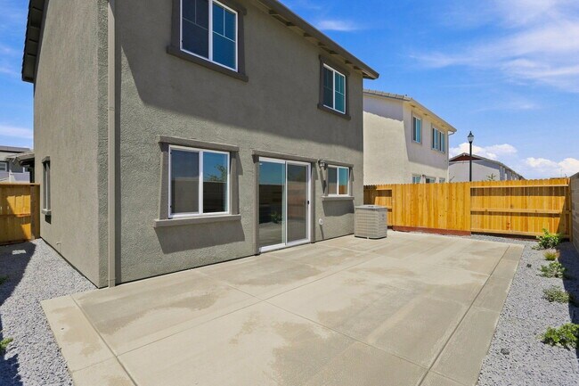 Building Photo - 2009 Shady Tree Cir