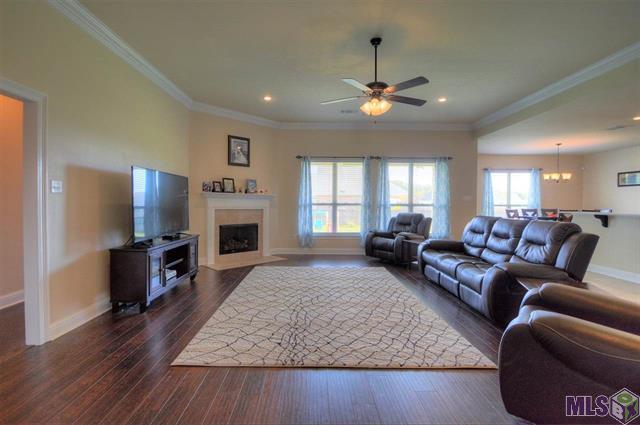 Building Photo - 4 Bedroom House Located in Prairieville with Spacious Rooms and a Large Backyard