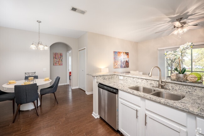 Interior Photo - Waters Edge Apartments