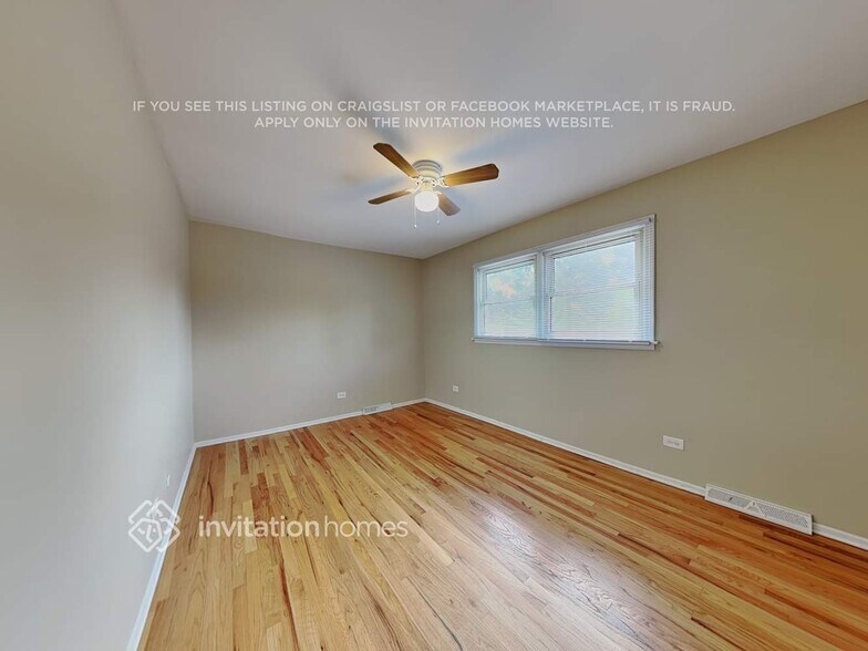 Building Photo - 415 Sussex Ct