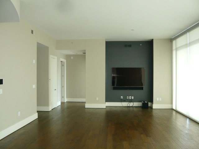 Den - 1065 Peachtree St NE