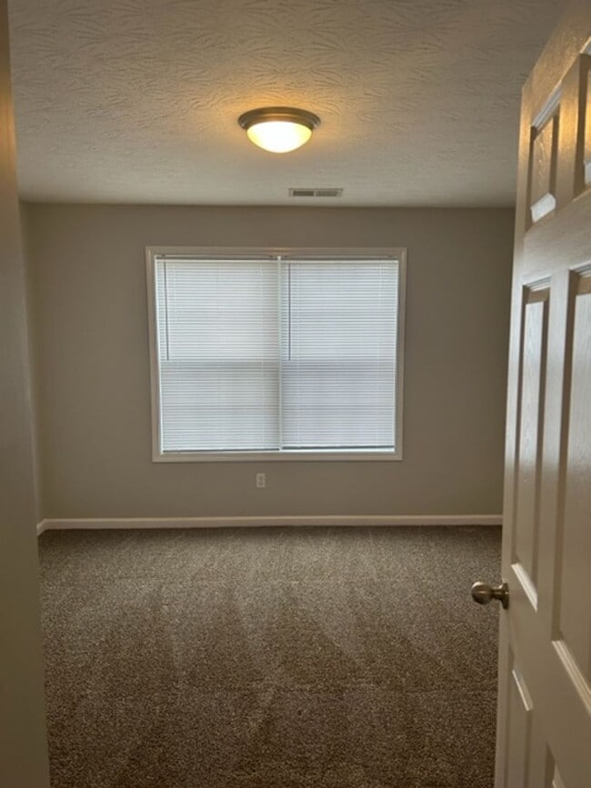 Building Photo - Winchester KY welcomes you home    20260804