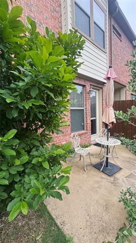 Building Photo - 824 Apple Hill Dr