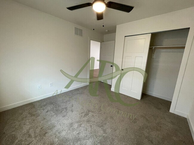 Building Photo - 968-970 S Coral Pl