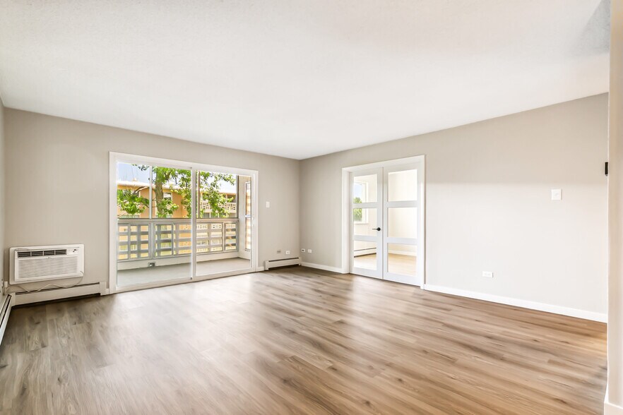 Building Photo - 725 S Alton Way