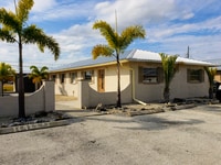 Building Photo - Carmen Ave - Fourplex