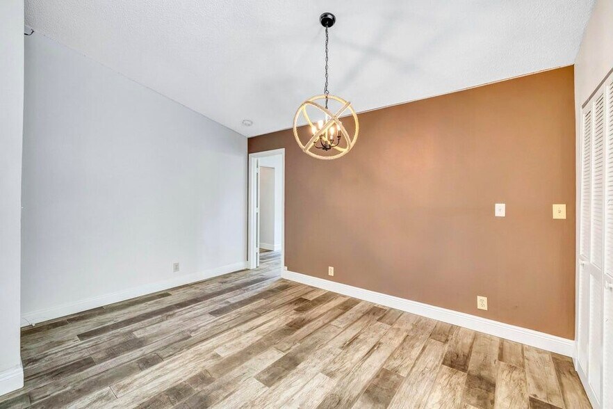 Building Photo - 2075 NW 15th Pl