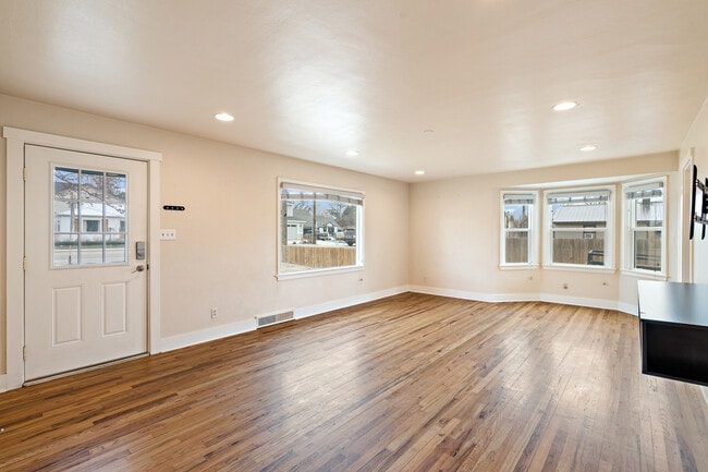 Building Photo - 1218 S Roosevelt St