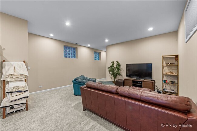 Building Photo - 1753 N Artesian Ave