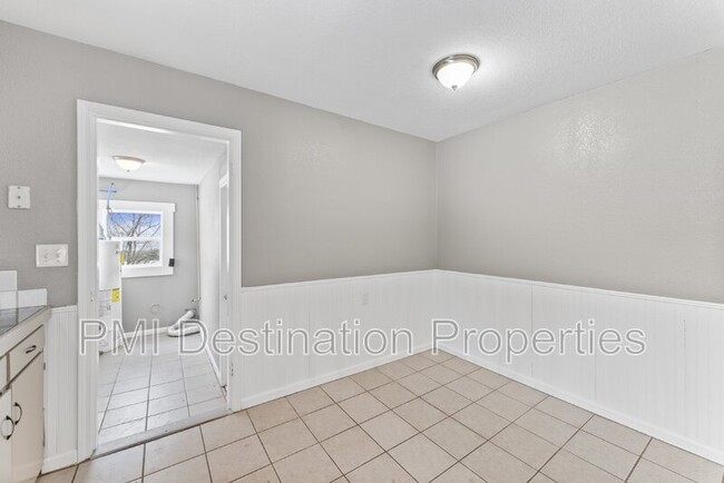 Building Photo - 1503 W 21st Terrace