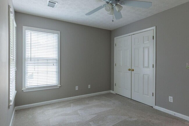 Building Photo - 3360 Shallowford Green Dr